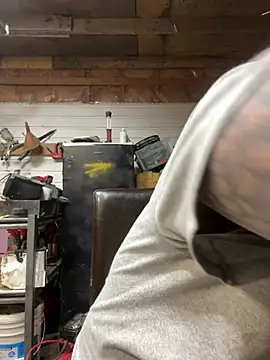 WIDBIGWHITECOCK online show from February 2, 2026, 4:33 am