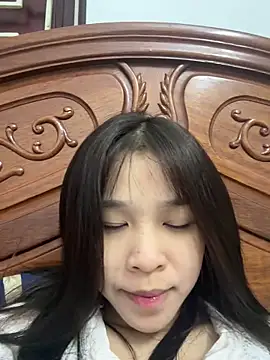 Lyli-122 online show from April 24, 2026, 9:55 am