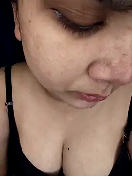 Snapshot of Ruma143 chatting on January 15, 2026, 5:33 am Ruma143 online show from January 15, 2026, 5:33 am