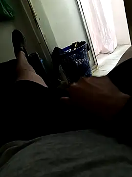 paladito01 online show from April 14, 2026, 8:47 pm