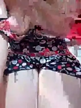 shahd0019 online show from April 18, 2026, 11:27 pm