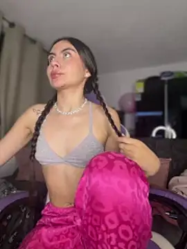 Stormi th online show from April 19, 2026, 1:39 am