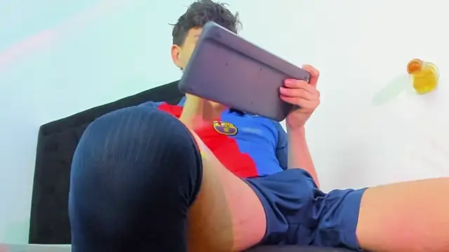 Snapshot of camilo_model chatting on February 24, 2026, 7:37 pm camilo model online show from February 24, 2026, 7:37 pm