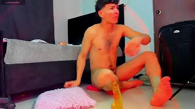 camilo model online show from March 29, 2026, 4:03 am