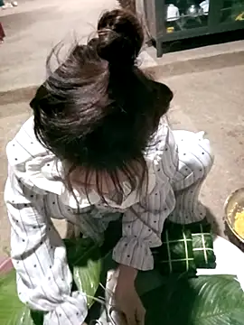 Snapshot of Happy_sweet1 chatting on January 6, 2026, 10:41 am Happy sweet1 online show from January 6, 2026, 10:41 am