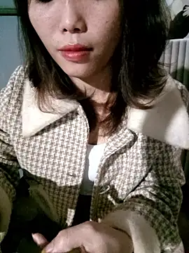 Snapshot of Happy_sweet1 chatting on January 8, 2026, 9:43 pm Happy sweet1 online show from January 8, 2026, 9:43 pm