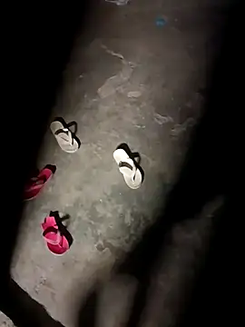 Hot hiuj online show from April 15, 2026, 4:33 pm