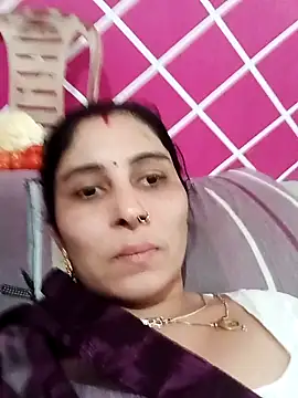 Snapshot of Hot_ree85 chatting on March 2, 2026, 11:17 am Hot ree85 online show from March 2, 2026, 11:17 am