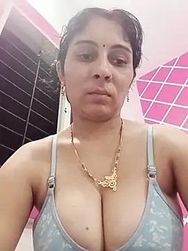 Hot ree85 online show from June 3, 2026, 2:56 am