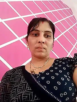 Snapshot of Hot_ree85 chatting on February 28, 2026, 10:37 am Hot ree85 online show from February 28, 2026, 10:37 am