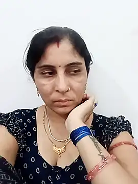 Hot ree85 online show from April 17, 2026, 11:46 am