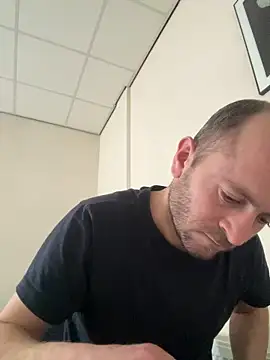 Majestik1 online show from March 25, 2026, 10:36 am