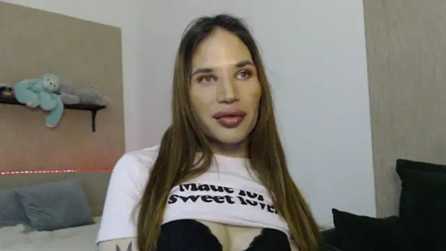 Coco Chanell  online show from January 9, 2026, 5:20 pm