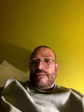 Zingaro0611 online show from January 12, 2026, 7:42 pm