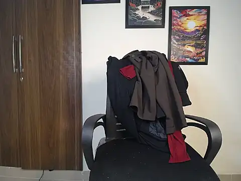 Loving crush69 online show from February 14, 2026, 6:35 am