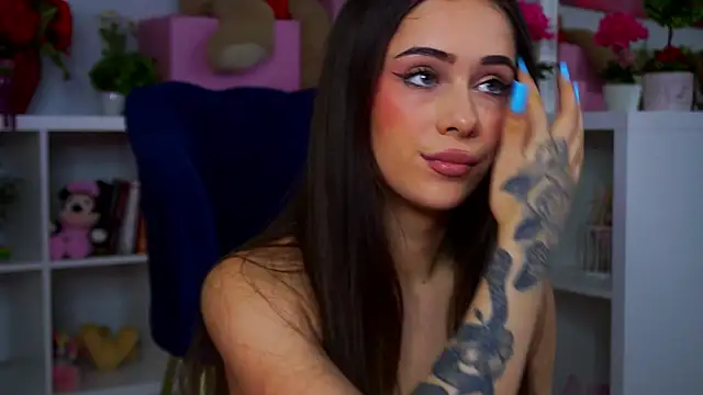 Ava Solis online show from February 8, 2026, 8:28 pm