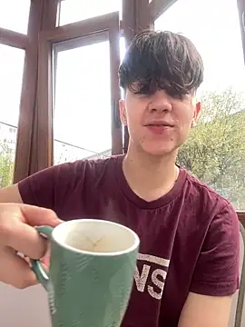 ravenryx online show from April 22, 2026, 11:17 am