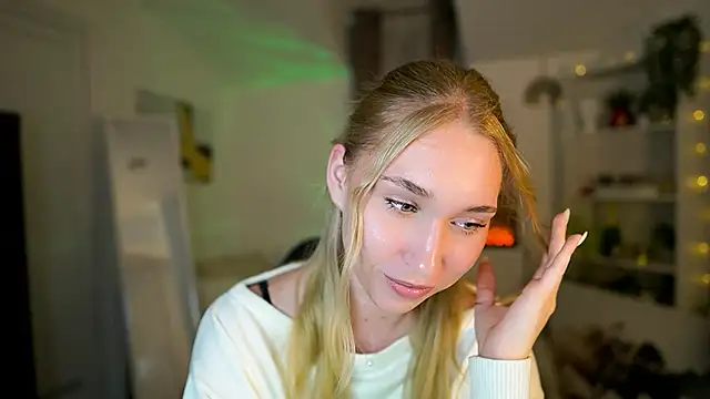 Snapshot of MilaBunny2000 chatting on January 8, 2026, 11:49 am MilaBunny2000 online show from January 8, 2026, 11:49 am