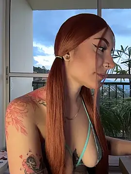 alesziarose  online show from March 7, 2026, 11:21 pm