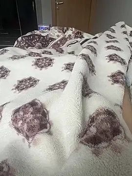 Azginbiri34 online show from April 18, 2026, 12:29 pm