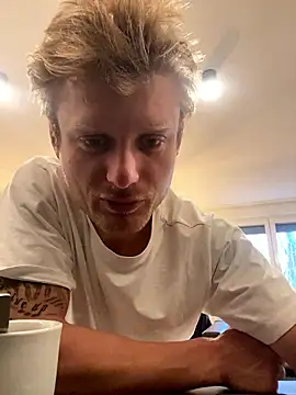 Fitlover1994 online show from January 16, 2026, 8:07 am