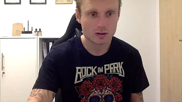 Snapshot of Fitlover1994 chatting on January 8, 2026, 2:56 pm Fitlover1994 online show from January 8, 2026, 2:56 pm