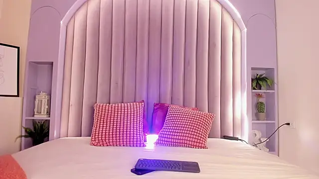 AmberStonne   online show from March 17, 2026, 2:58 am