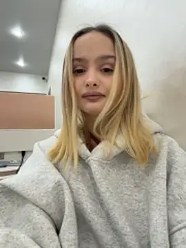 Snapshot of KittyOdley chatting on January 19, 2026, 6:39 am KittyOdley online show from January 19, 2026, 6:39 am