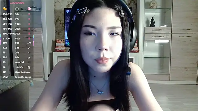 Snapshot of AprilOnilll chatting on February 20, 2026, 12:07 pm AprilOnilll online show from February 20, 2026, 12:07 pm