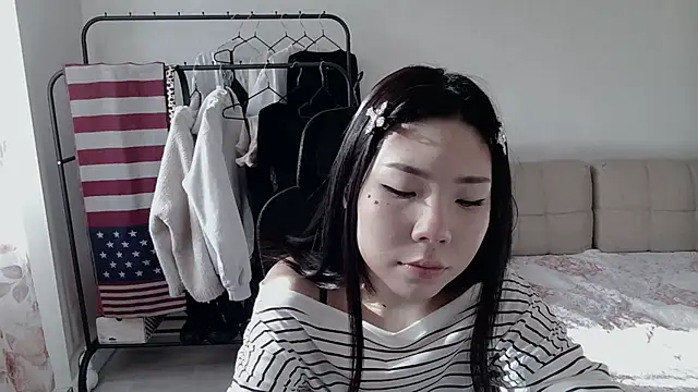 Snapshot of AprilOnilll chatting on February 1, 2026, 4:55 am AprilOnilll online show from February 1, 2026, 4:55 am