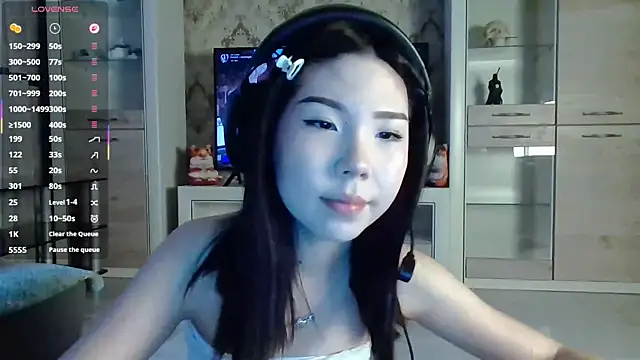 Snapshot of AprilOnilll chatting on February 25, 2026, 11:54 am AprilOnilll online show from February 25, 2026, 11:54 am