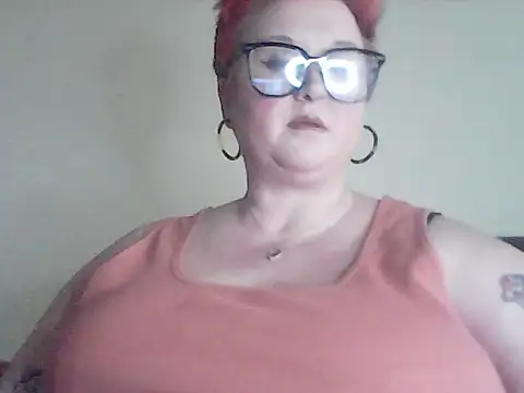 Snapshot of BustyRedxx chatting on April 24, 2026, 9:55 am BustyRedxx online show from April 24, 2026, 9:55 am