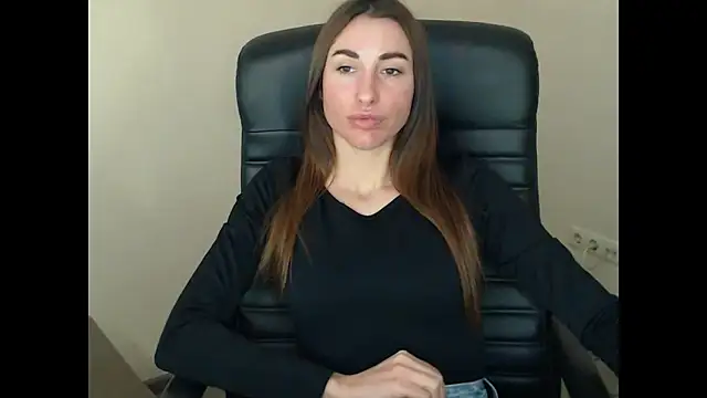 cammila horn online show from January 12, 2026, 1:40 pm