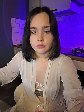 LolaRaze online show from January 18, 2026, 5:11 am