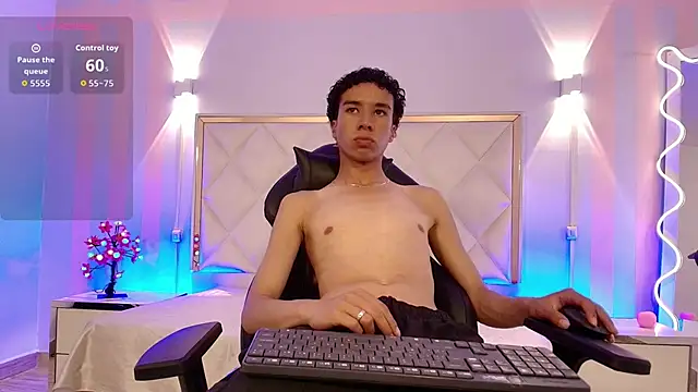 Snapshot of Zayn_tay chatting on January 8, 2026, 7:31 pm Zayn tay online show from January 8, 2026, 7:31 pm