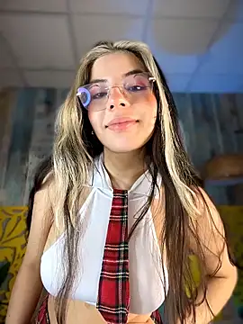 ShyDesireXXX online show from April 14, 2026, 9:31 pm