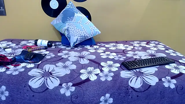 marcelasweet457 online show from April 4, 2026, 12:34 pm