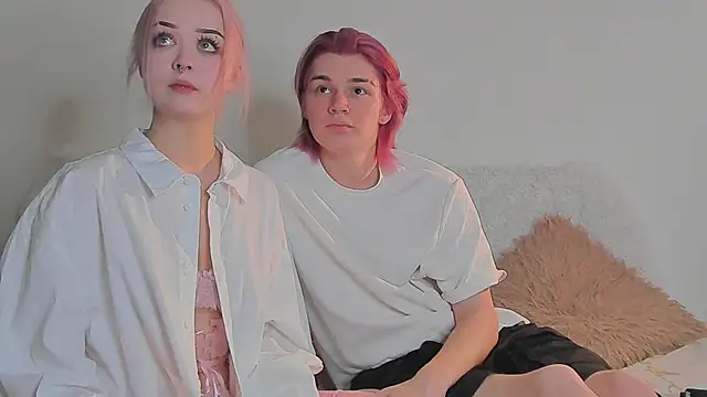 Snapshot of SweetheartsFriends chatting on February 5, 2026, 7:15 am SweetheartsFriends online show from February 5, 2026, 7:15 am