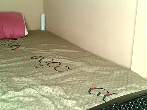 Cutenique online show from January 17, 2026, 12:09 pm