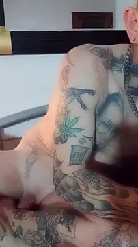 Snapshot of Der_Schoene_Penis chatting on January 17, 2026, 10:46 pm Der Schoene Penis online show from January 17, 2026, 10:46 pm