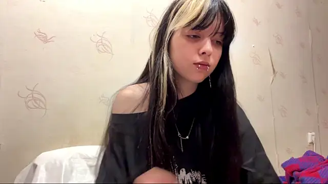 Snapshot of VeraDaisy chatting on February 10, 2026, 8:52 pm VeraDaisy online show from February 10, 2026, 8:52 pm