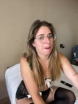 Snapshot of soyanahii chatting on February 28, 2026, 1:55 pm soyanahii online show from February 28, 2026, 1:55 pm