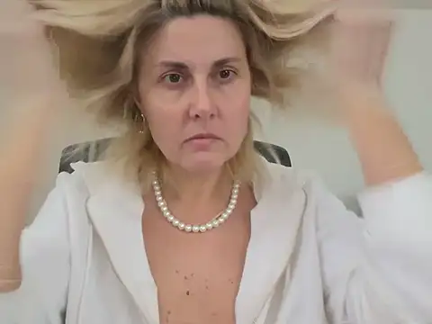 Amelia9798 online show from January 6, 2026, 9:46 am