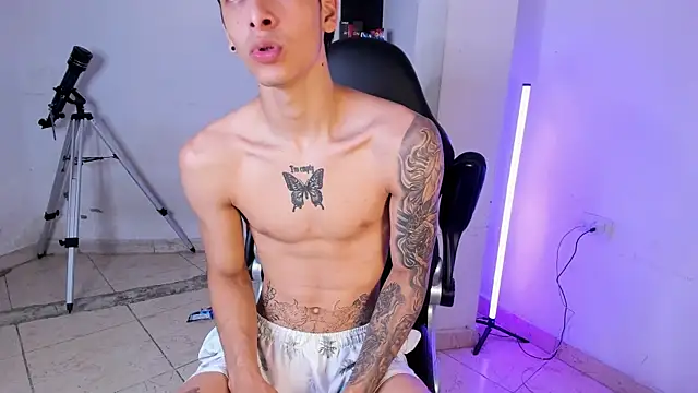 SnakeVelvet online show from January 9, 2026, 5:58 am