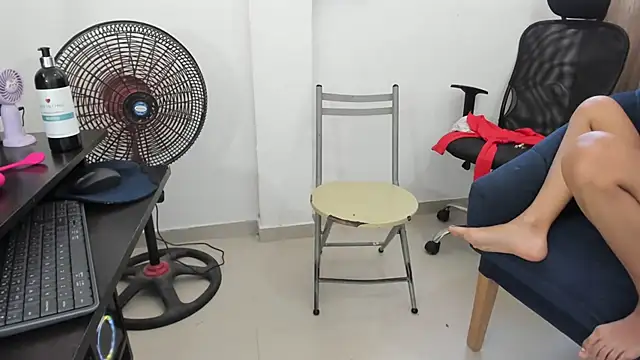 saskya13 online show from February 12, 2026, 4:18 pm