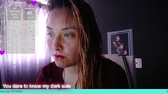 Velvet Moon33 online show from April 15, 2026, 1:26 pm