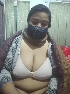 Snapshot of momo_loves chatting on February 1, 2026, 5:55 pm momo loves online show from February 1, 2026, 5:55 pm