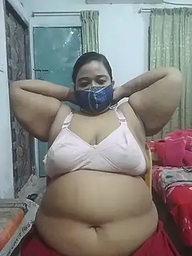 Snapshot of momo_loves chatting on February 27, 2026, 5:57 pm momo loves online show from February 27, 2026, 5:57 pm