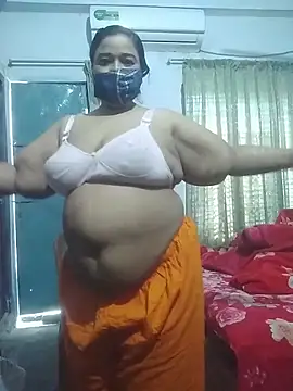 Snapshot of momo_loves chatting on February 14, 2026, 4:13 am momo loves online show from February 14, 2026, 4:13 am