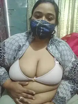 Snapshot of momo_loves chatting on February 19, 2026, 5:26 am momo loves online show from February 19, 2026, 5:26 am